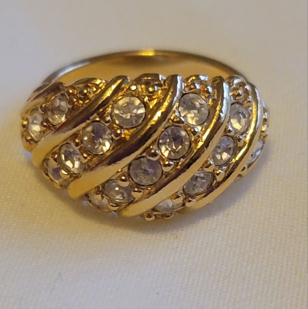Avon Gold Ring with Intricate Design